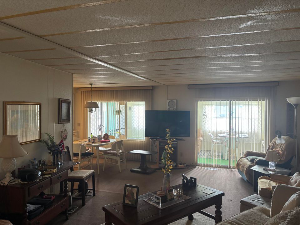 待售: $69,500 (2 贝兹, 1 浴室, 1600 平方英尺)