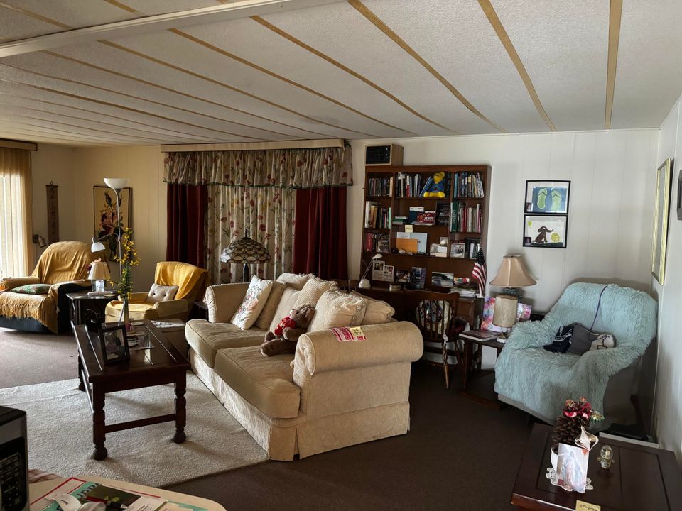 待售: $69,500 (2 贝兹, 1 浴室, 1600 平方英尺)