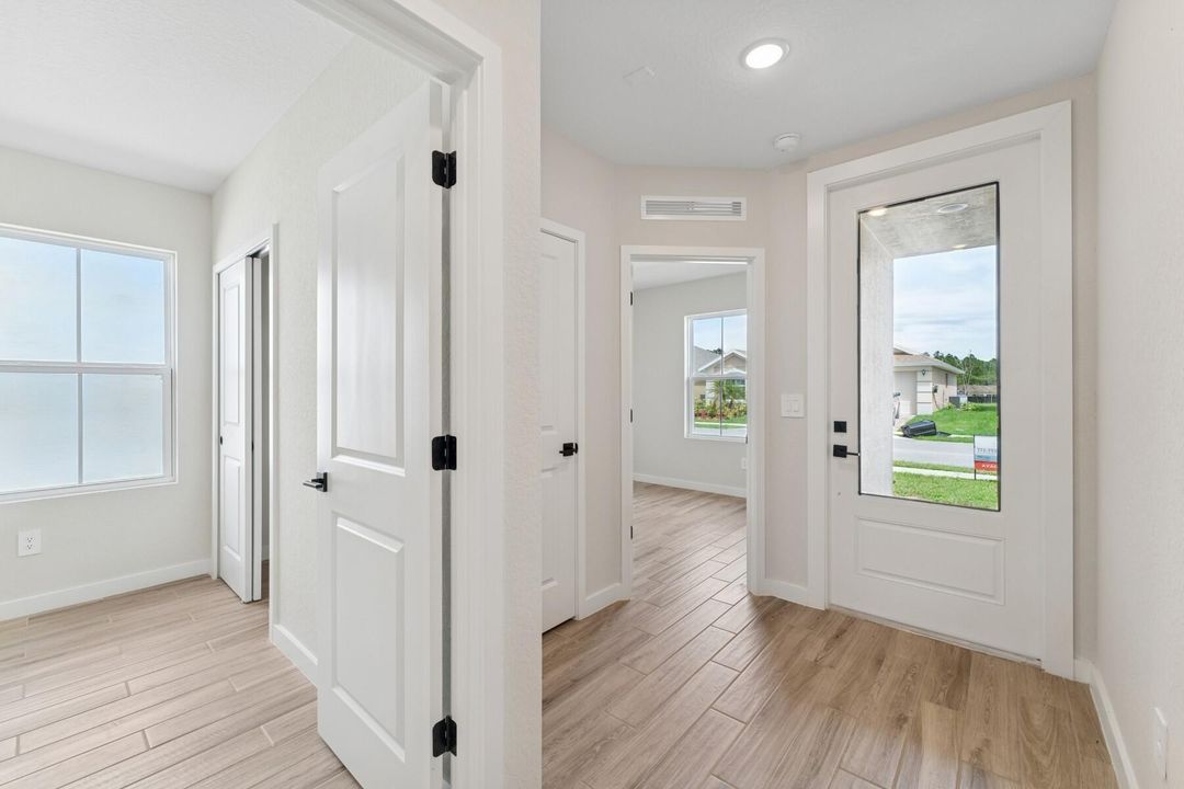 Active With Contract: $339,995 (4 beds, 2 baths, 1609 Square Feet)