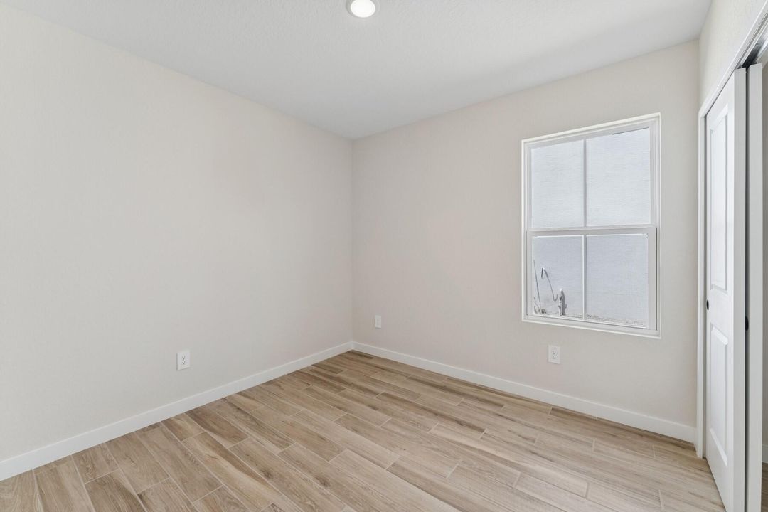 Active With Contract: $339,995 (4 beds, 2 baths, 1609 Square Feet)