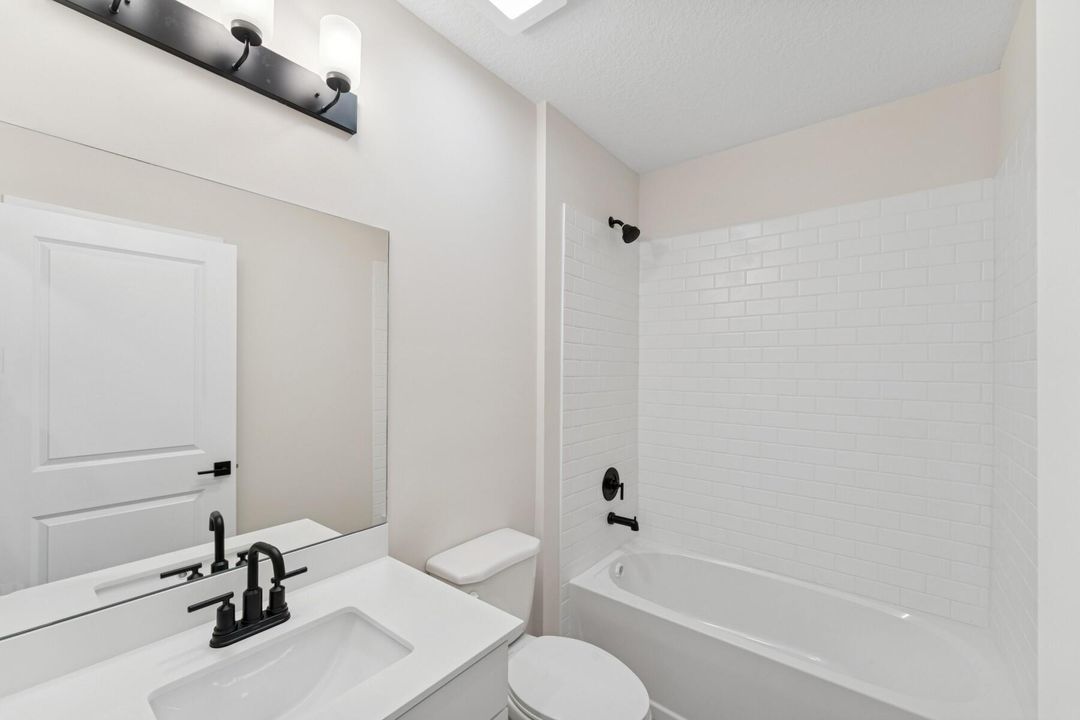 Active With Contract: $339,995 (4 beds, 2 baths, 1609 Square Feet)