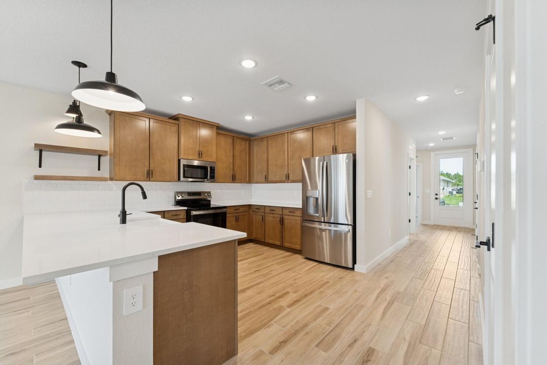 Active With Contract: $339,995 (4 beds, 2 baths, 1609 Square Feet)