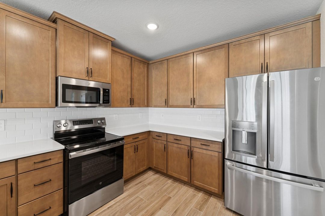 Active With Contract: $339,995 (4 beds, 2 baths, 1609 Square Feet)