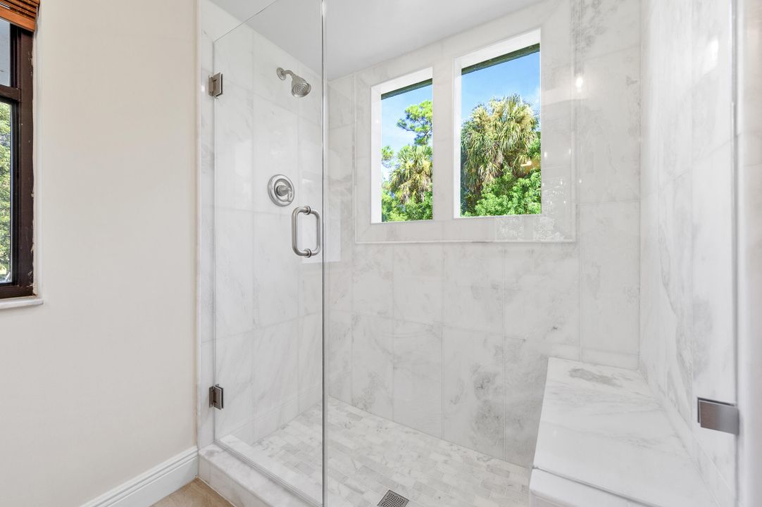 合同活跃: $649,000 (3 贝兹, 2 浴室, 1933 平方英尺)