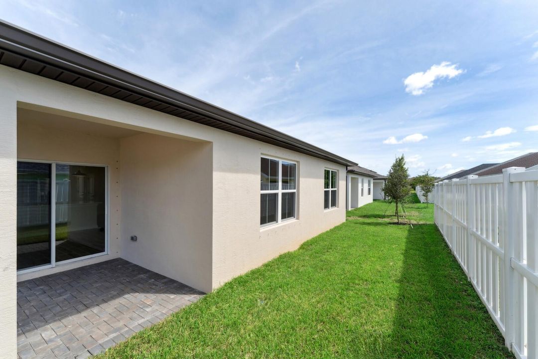 Active With Contract: $339,995 (4 beds, 2 baths, 1609 Square Feet)