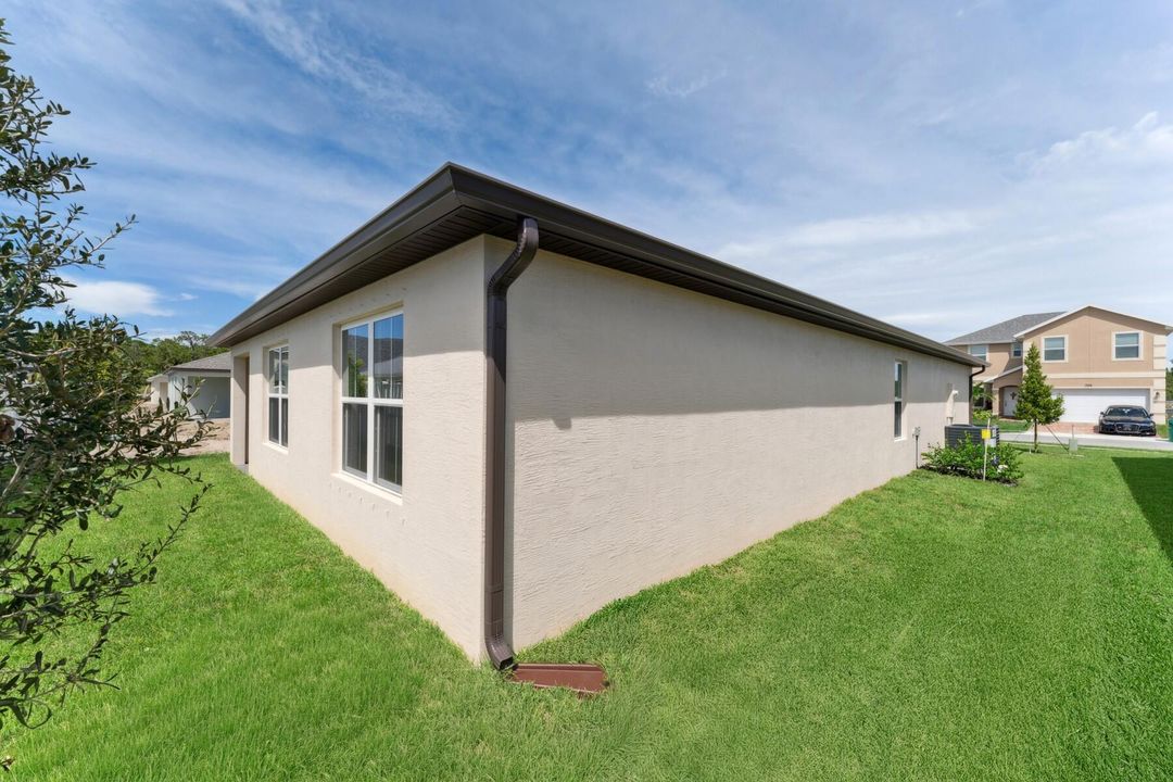 Active With Contract: $339,995 (4 beds, 2 baths, 1609 Square Feet)