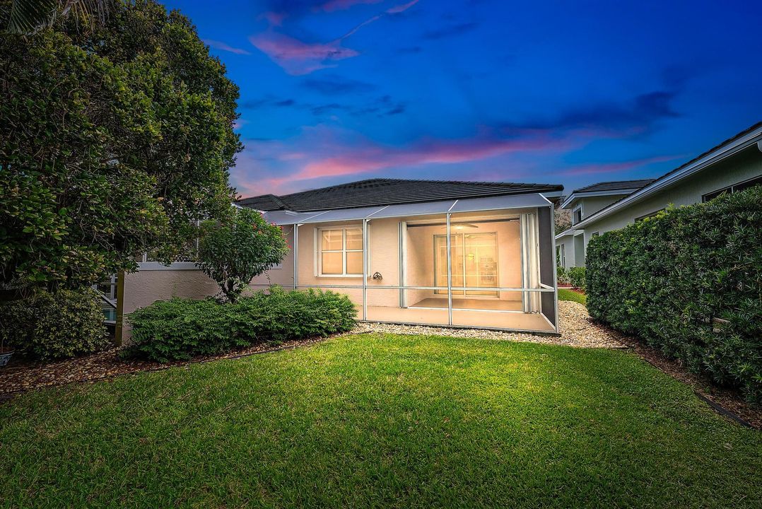 Под контрактом: $435,000 (3 спален, 2 ванн, 1549 Квадратных фут)