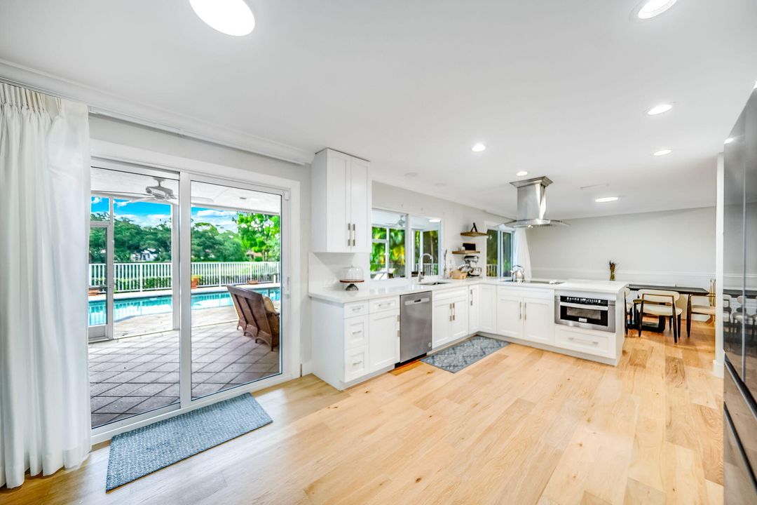 For Rent: $9,275 (4 beds, 3 baths, 2984 Square Feet)