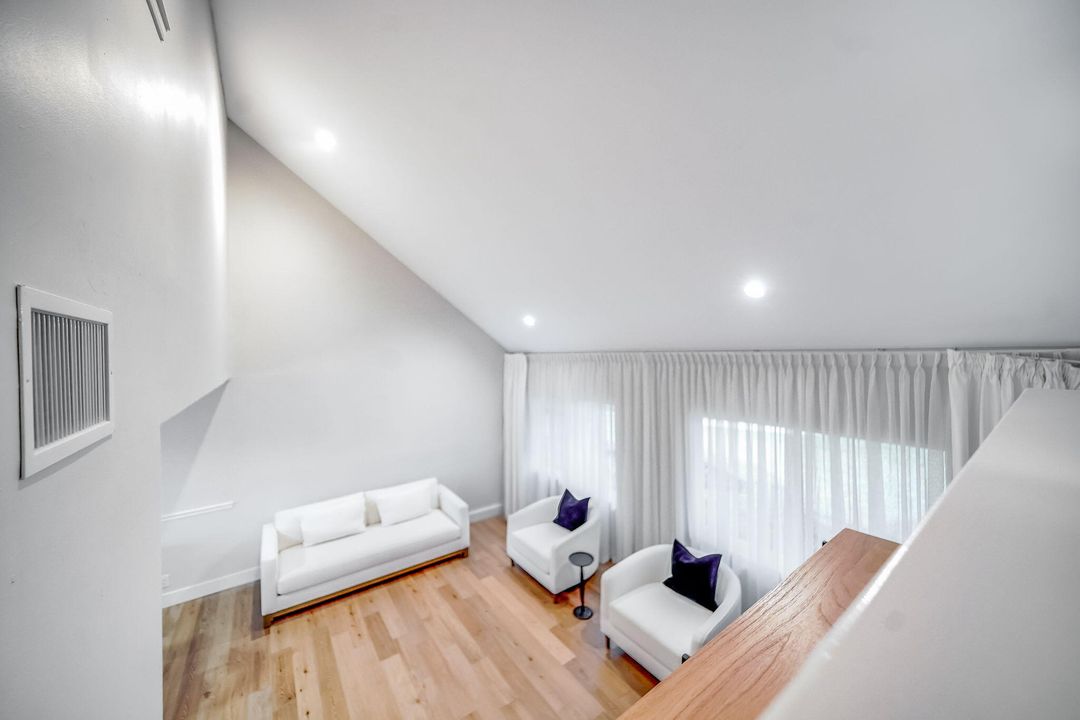 For Rent: $9,275 (4 beds, 3 baths, 2984 Square Feet)