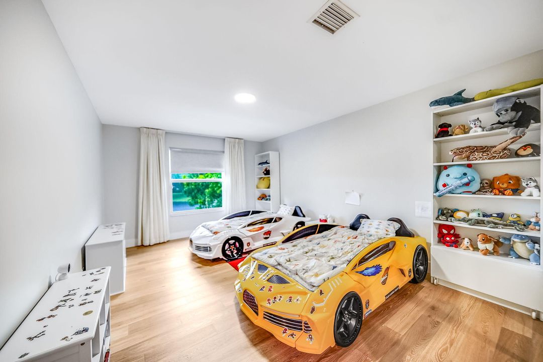 For Rent: $9,275 (4 beds, 3 baths, 2984 Square Feet)