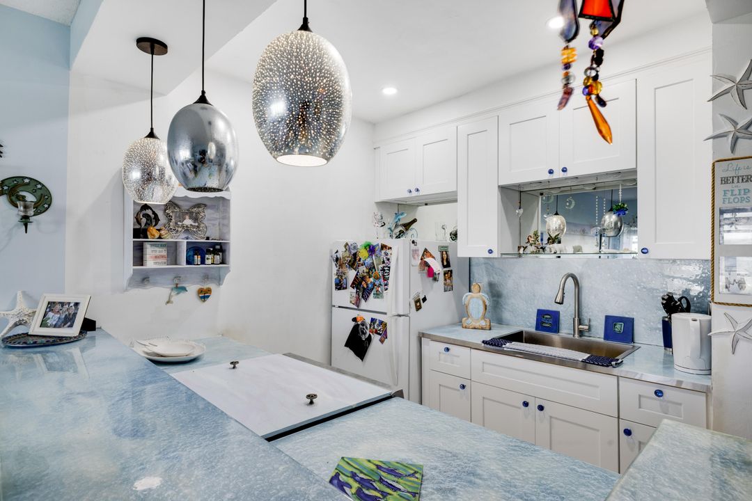 待售: $135,000 (1 贝兹, 1 浴室, 570 平方英尺)