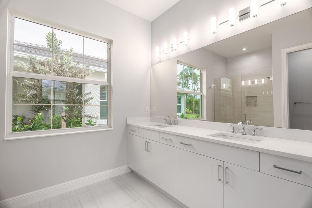 合同活跃: $600,000 (3 贝兹, 2 浴室, 2631 平方英尺)