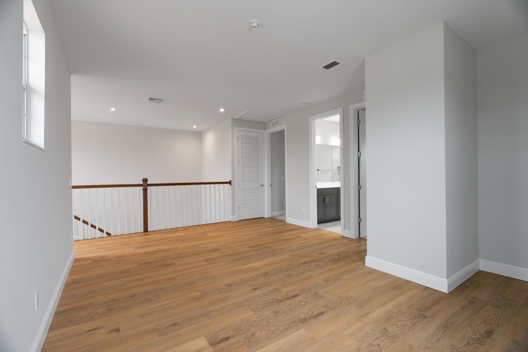 合同活跃: $600,000 (3 贝兹, 2 浴室, 2631 平方英尺)