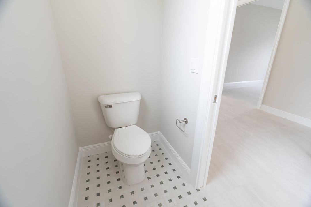 合同活跃: $600,000 (3 贝兹, 2 浴室, 2631 平方英尺)