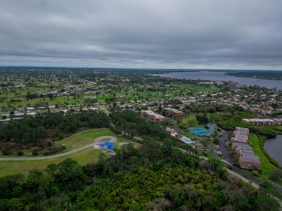 合同活跃: $600,000 (3 贝兹, 2 浴室, 2631 平方英尺)