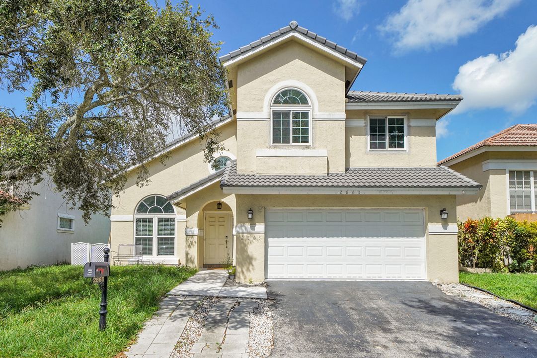 В аренду: $4,000 (4 спален, 2 ванн, 2036 Квадратных фут)