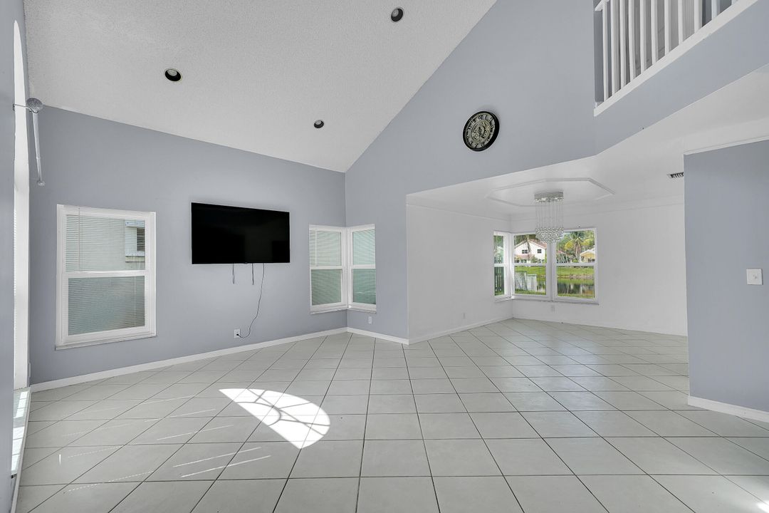 В аренду: $4,000 (4 спален, 2 ванн, 2036 Квадратных фут)