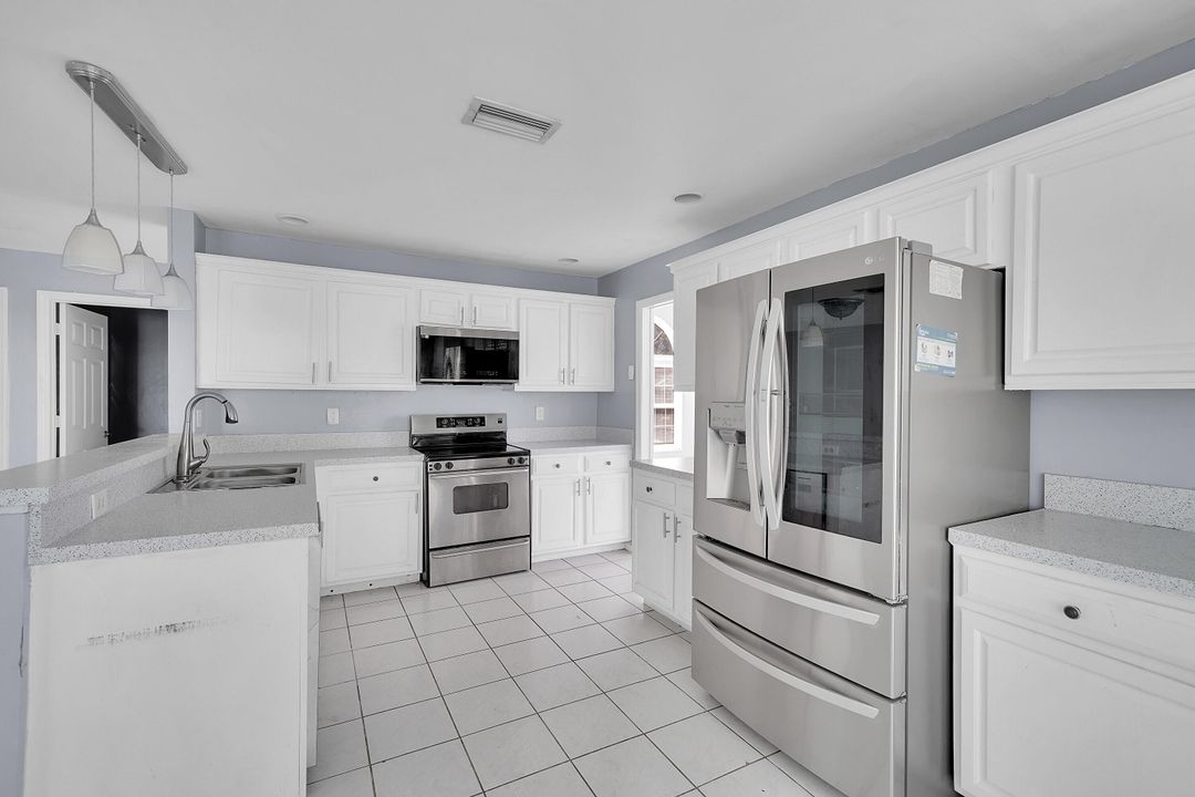 В аренду: $4,000 (4 спален, 2 ванн, 2036 Квадратных фут)