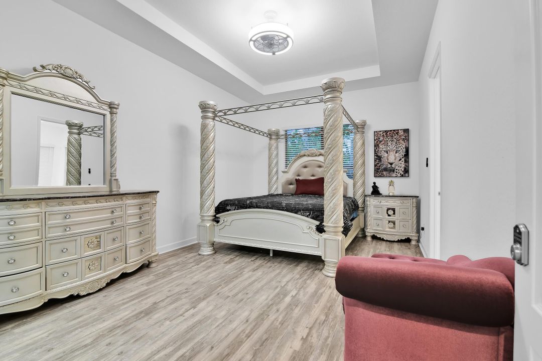 合同活跃: $550,000 (3 贝兹, 2 浴室, 2062 平方英尺)