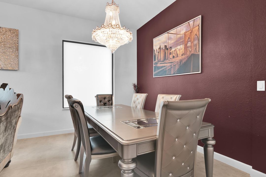 合同活跃: $550,000 (3 贝兹, 2 浴室, 2062 平方英尺)