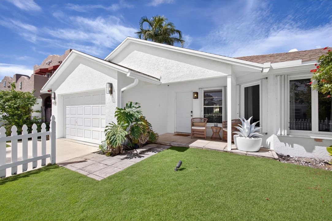 合同活跃: $925,000 (2 贝兹, 2 浴室, 1563 平方英尺)