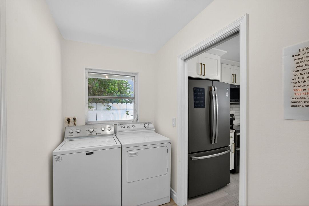 合同活跃: $925,000 (2 贝兹, 2 浴室, 1563 平方英尺)