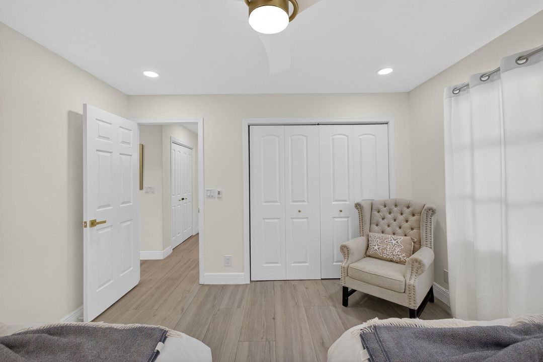 合同活跃: $925,000 (2 贝兹, 2 浴室, 1563 平方英尺)