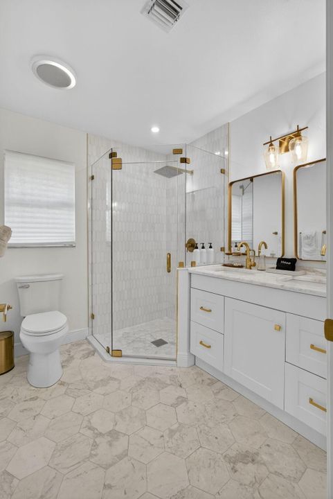 合同活跃: $925,000 (2 贝兹, 2 浴室, 1563 平方英尺)