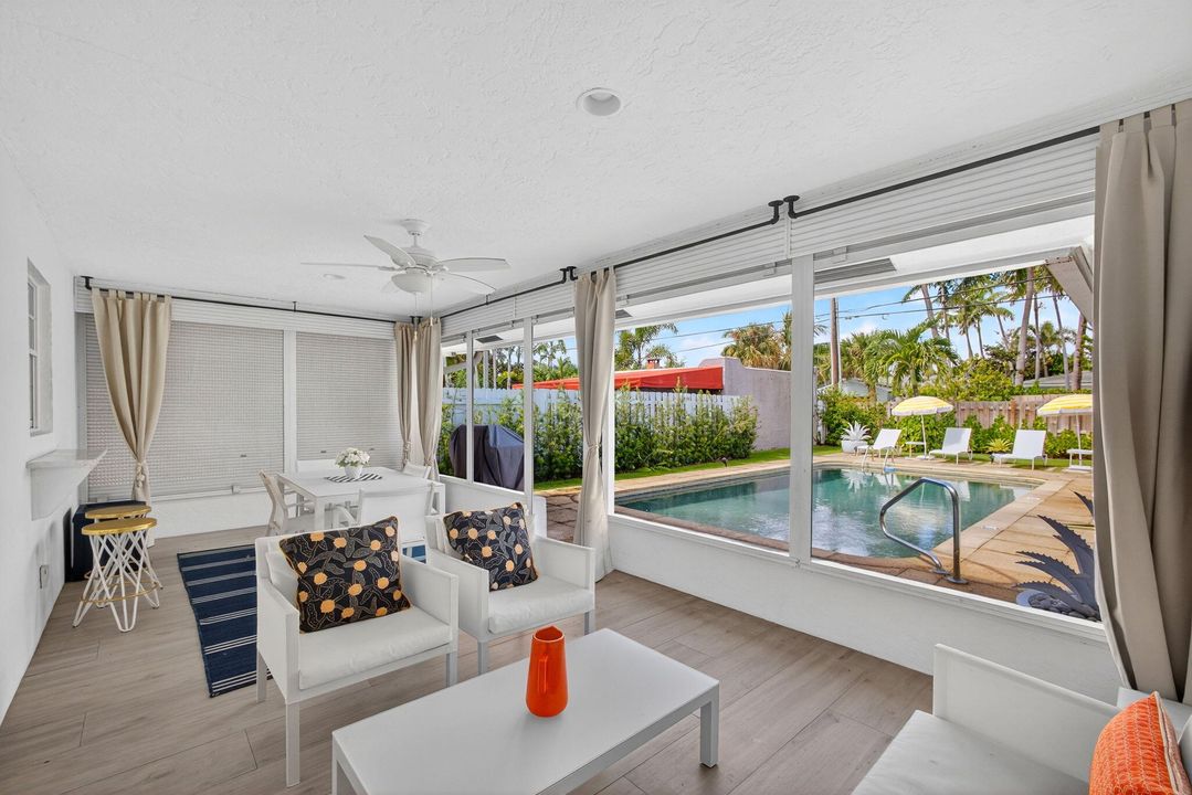 合同活跃: $925,000 (2 贝兹, 2 浴室, 1563 平方英尺)