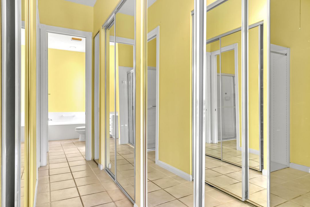 Activo con contrato: $565,000 (4 camas, 2 baños, 1988 Pies cuadrados)