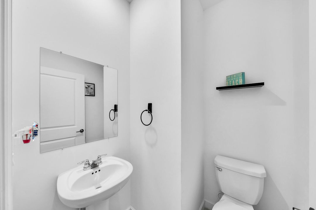 На продажу: $364,999 (3 спален, 2 ванн, 1821 Квадратных фут)