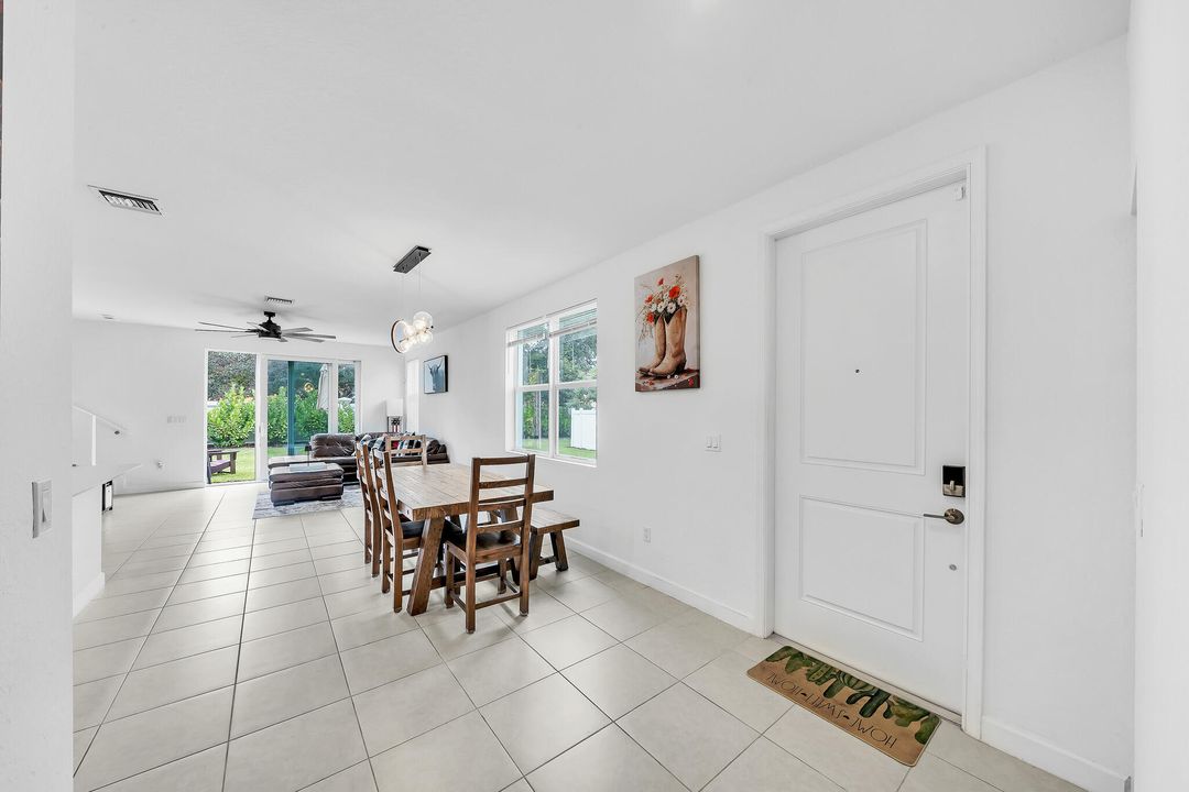 На продажу: $364,999 (3 спален, 2 ванн, 1821 Квадратных фут)