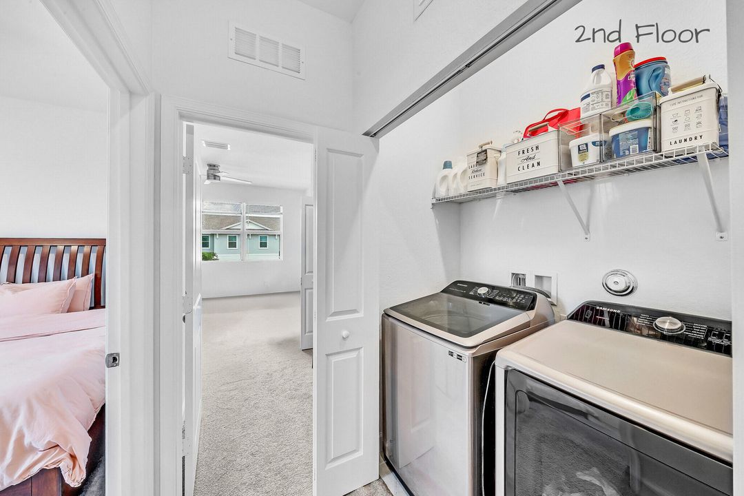 На продажу: $364,999 (3 спален, 2 ванн, 1821 Квадратных фут)