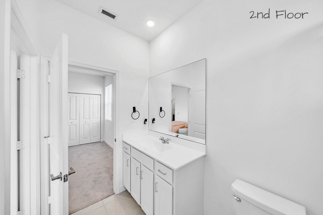 На продажу: $364,999 (3 спален, 2 ванн, 1821 Квадратных фут)