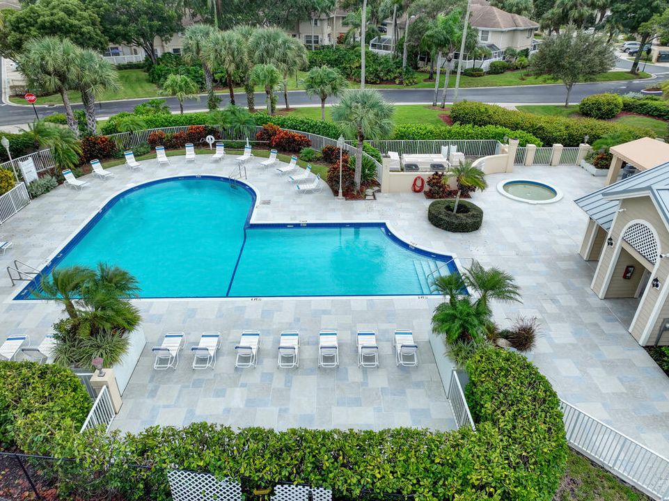 For Sale: $314,999 (2 beds, 2 baths, 1374 Square Feet)