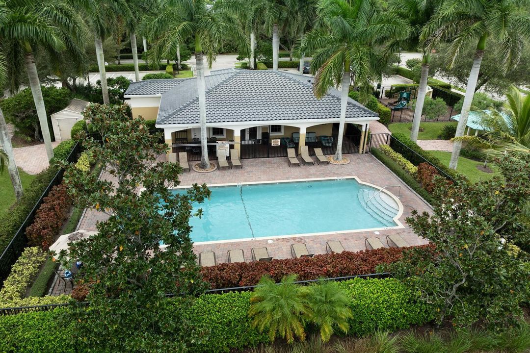 На продажу: $264,000 (3 спален, 2 ванн, 1212 Квадратных фут)