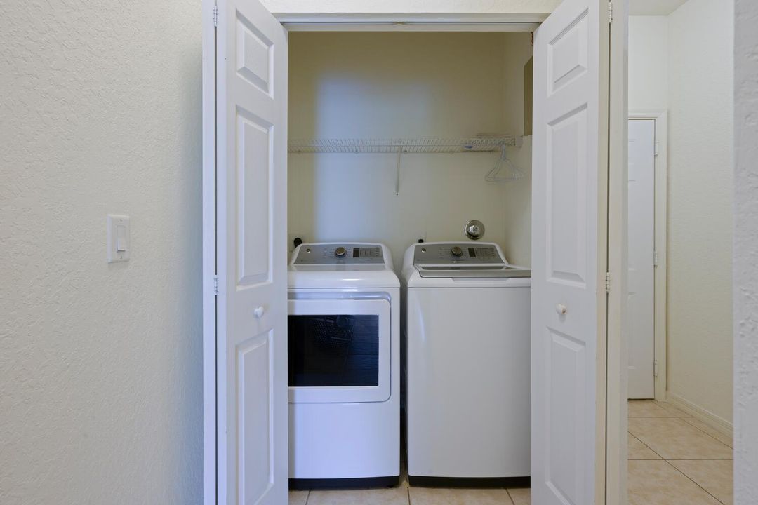 На продажу: $264,000 (3 спален, 2 ванн, 1212 Квадратных фут)