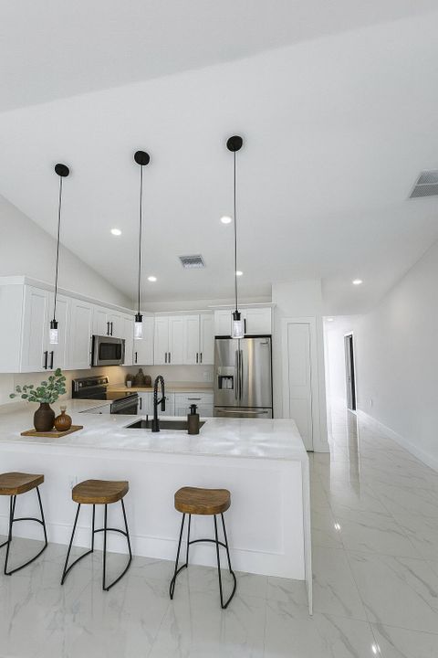 For Rent: $2,000 (3 beds, 2 baths, 2388 Square Feet)