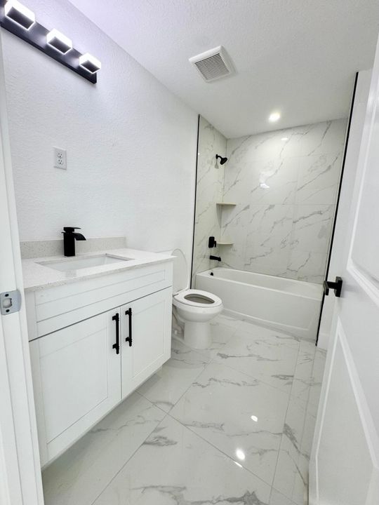 For Rent: $2,000 (3 beds, 2 baths, 2388 Square Feet)