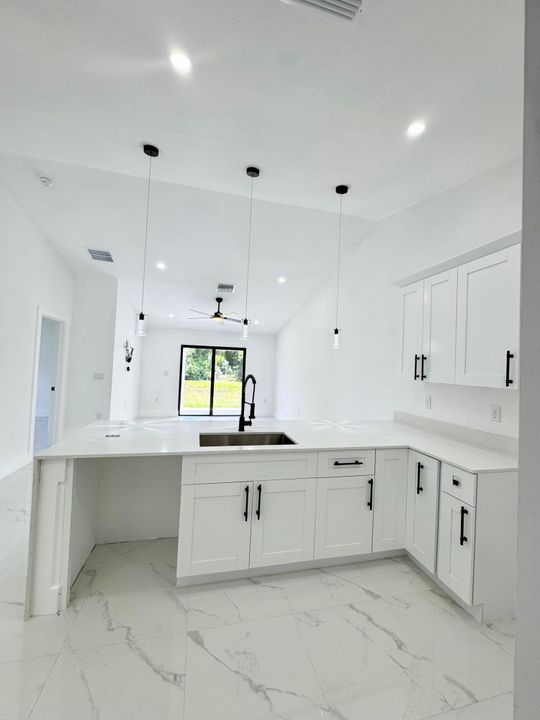 For Rent: $2,000 (3 beds, 2 baths, 2388 Square Feet)