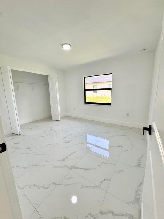 For Rent: $2,000 (3 beds, 2 baths, 2388 Square Feet)