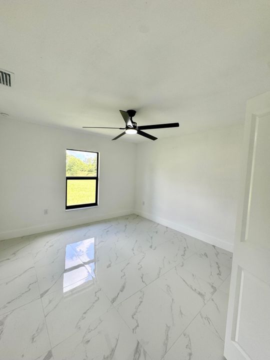 For Rent: $2,000 (3 beds, 2 baths, 2388 Square Feet)