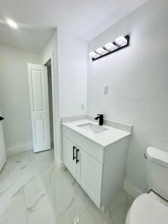 For Rent: $2,000 (3 beds, 2 baths, 2388 Square Feet)