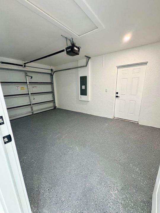 For Rent: $2,000 (3 beds, 2 baths, 2388 Square Feet)