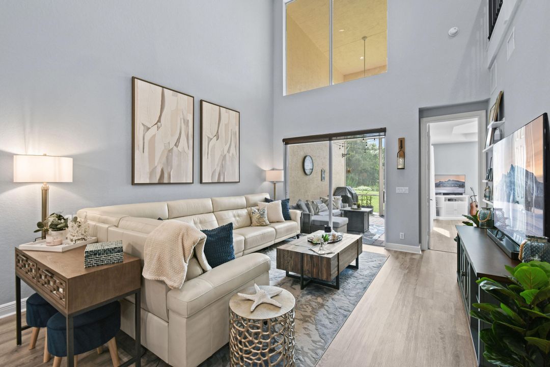 Под контрактом: $769,900 (3 спален, 3 ванн, 2750 Квадратных фут)