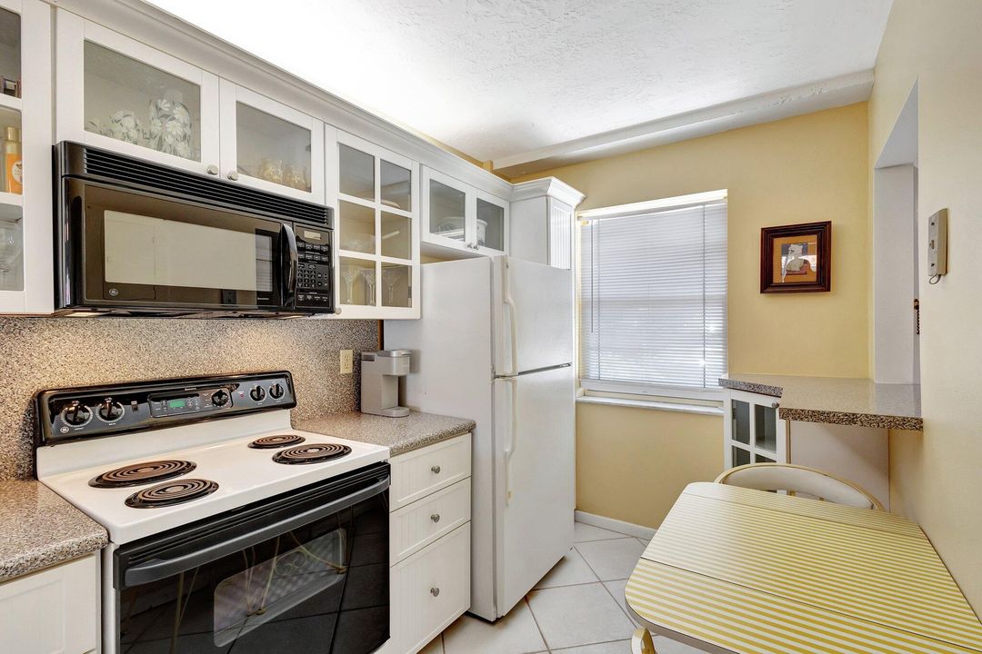 En Venta: $295,000 (1 camas, 1 baños, 720 Pies cuadrados)