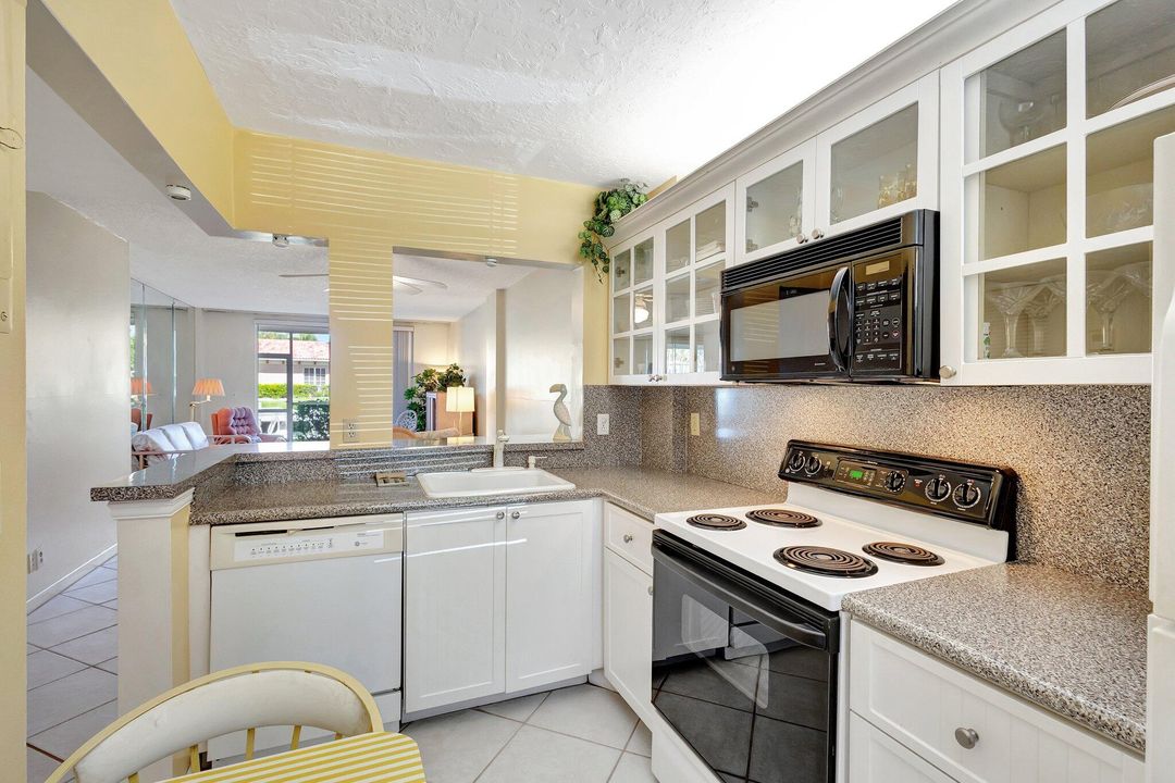 En Venta: $295,000 (1 camas, 1 baños, 720 Pies cuadrados)