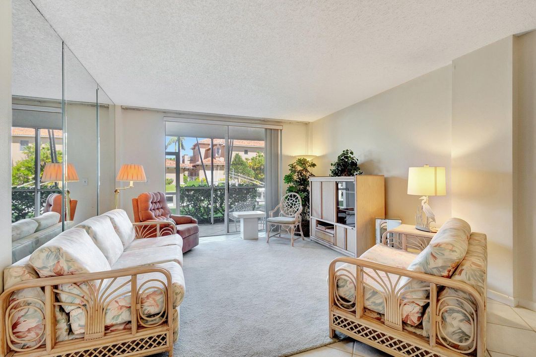 En Venta: $295,000 (1 camas, 1 baños, 720 Pies cuadrados)