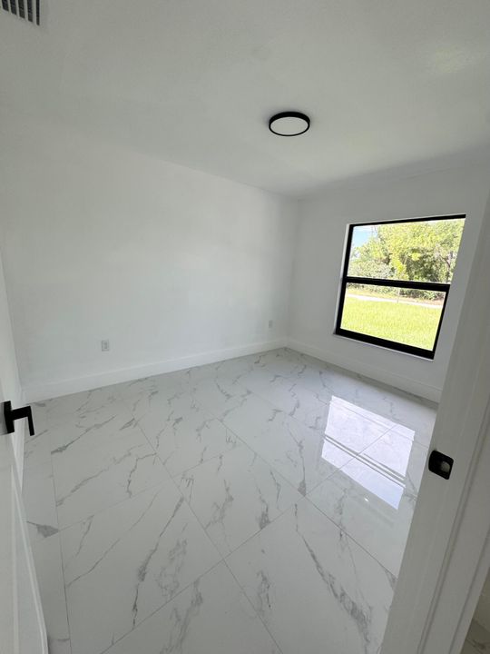 For Rent: $2,000 (3 beds, 2 baths, 2388 Square Feet)