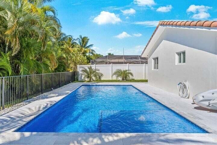 Active With Contract: $7,000 (3 beds, 2 baths, 1970 Square Feet)